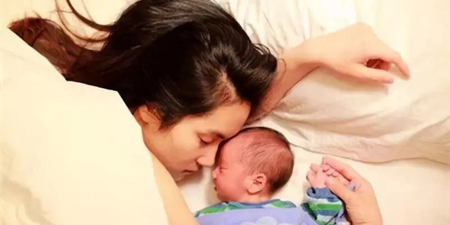 אשה אמא סינית תינוק לידה סין אופיר דור