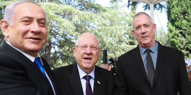 נשיא המדינה ראובן ריבלין עם ראש הממשלה בנימין נתניהו ו בני גנץ