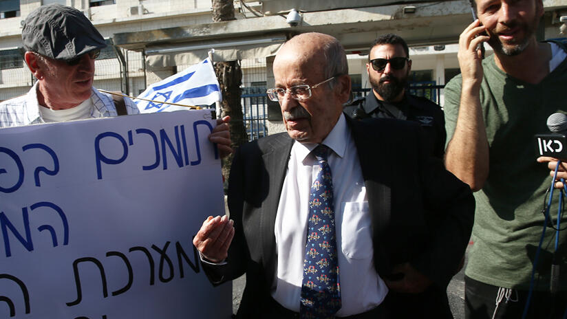 עו"ד רם כספי יועץ לצוות ההגנה של בנימין נתניהו בדרך ל שימוע יום ראשון 