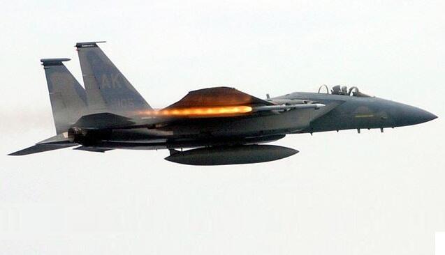 F15 אמריקאי יורה טיל AIM120, צילום: USAF
