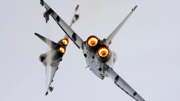 הקברניט טייפון יורופייטר מטוס קרב