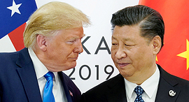 מימין נשיא סין שי ג’ינפינג ונשיא ארה”ב דונלד טראמפ