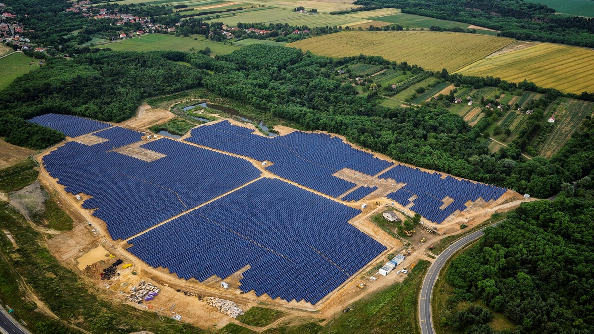 מגזין מנהלים 31.12.20 פרויקט סולארי של אנלייט ב הונגריה אנרגיה ירוקה