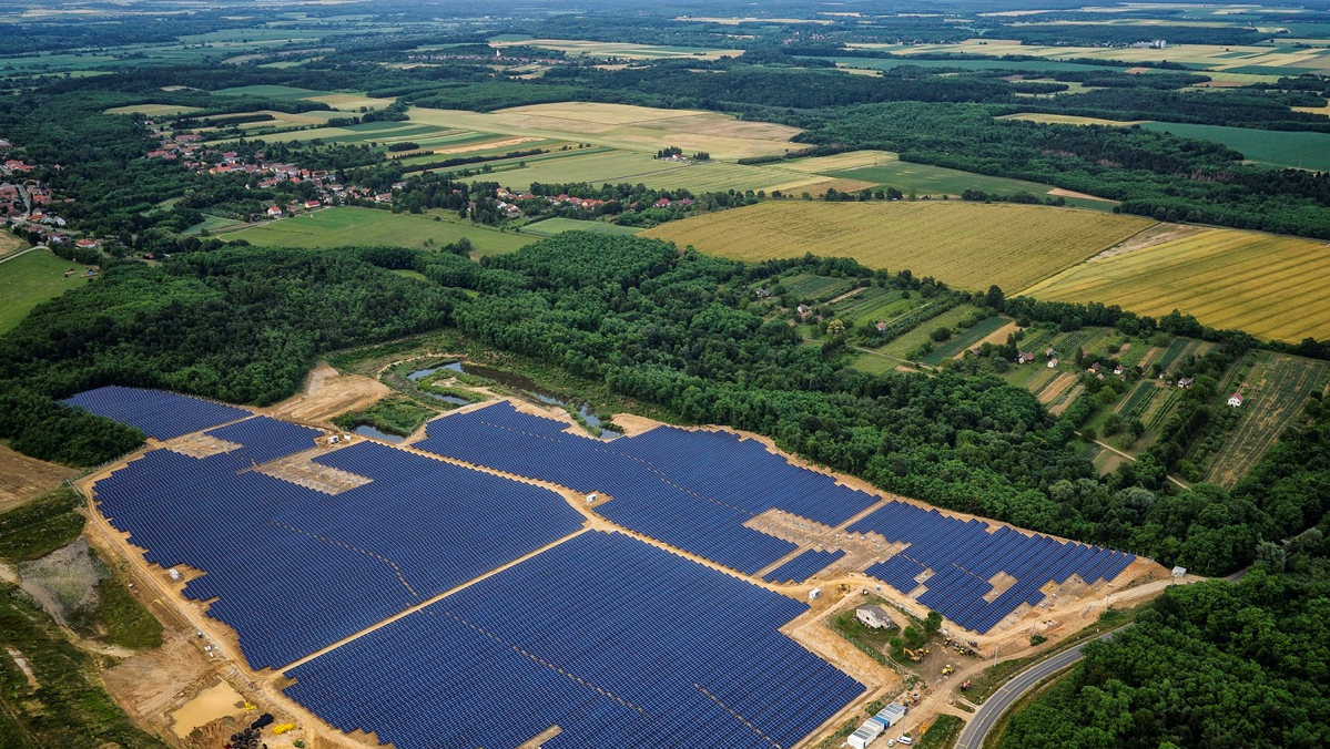 מגזין מנהלים 31.12.20 פרויקט סולארי של אנלייט ב הונגריה אנרגיה ירוקה