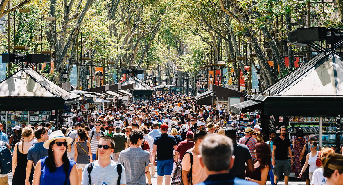 פוטו אתרים באירופה תיירותיים מדי ברצלונה לה רמבלה 