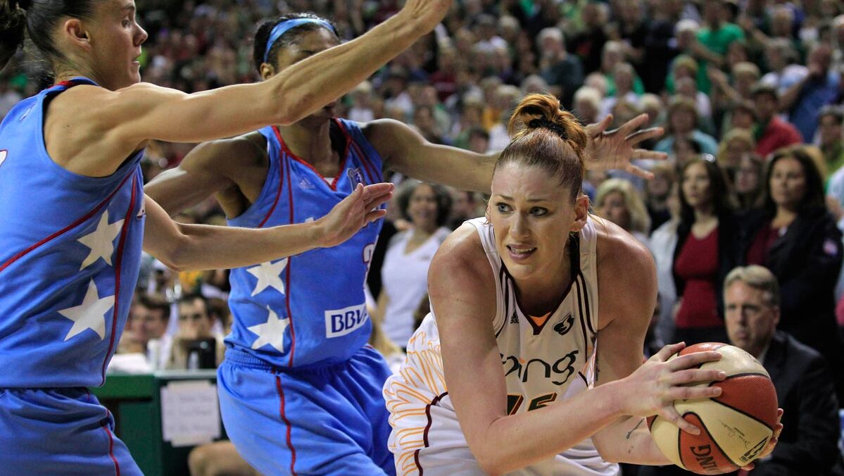 לורן ג'קסון WNBA בכדורסל של סיאטל סטורם
