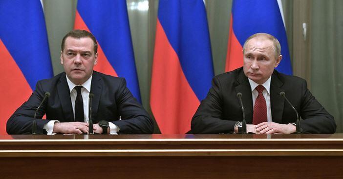 ראש ממשלת רוסיה היוצא דימיטרי מדבדב נשיא רוסיה ולדימיר פוטין