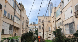 שני הבניינים שהריסתם מתעכבת מתחם עלית ב רמת גן
