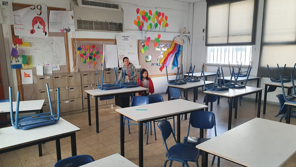 כיתה ריקה כיתות לימוד ריקות בבית ספר