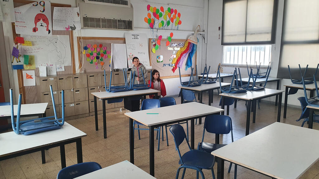 כיתה ריקה. "מדובר בשביתה פראית" (צילום: תומר הדר) כיתה ריקה כיתות לימוד ריקות בבית ספר