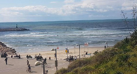 אזרחים יצאו חוף תל אביב חוף ים