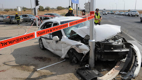 רכב שעבר תאונת דרכים (ארכיון), צילום: ישראל יוסף