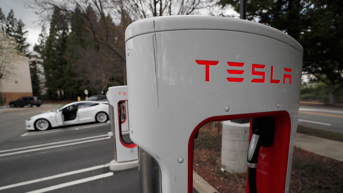 עמדות טעינה של חברת טסלה ב קליפורניה