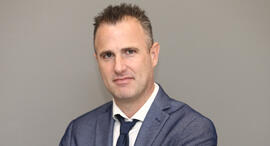 עו"ד ניר יסלוביץ דן אנד ברדסטריט 