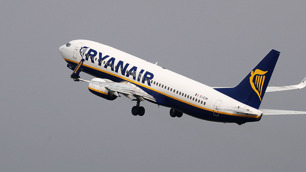 חברת תעופה ריינאייר Ryanair טיסה מטוס