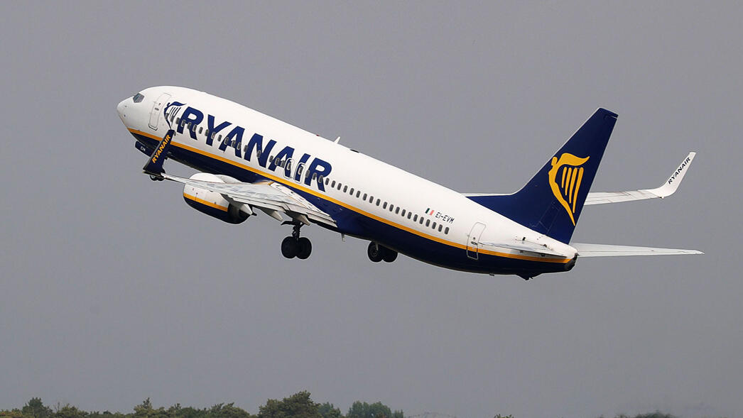 חברת תעופה ריינאייר Ryanair טיסה מטוס