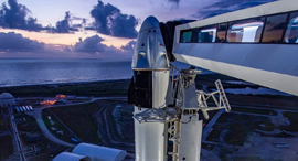 ספייס X נאס"א חללית דרגון רקטה פלקון 9 קייפ קאנוורל פלורידה 