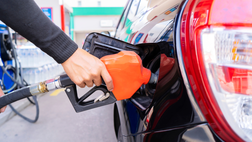מחיר הדלק יעלה במוצ&quot;ש ב-2 אגורות - ל-6.06 שקלים לליטר