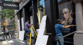 חנות הרוסה של שאנל במנהטן בעקבות מהומות ג'ורג' פלויד