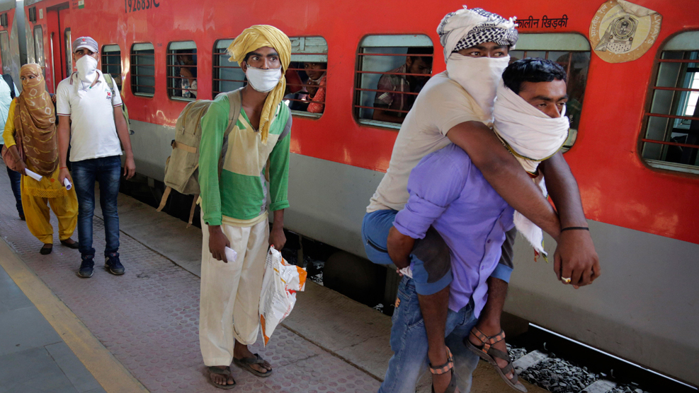 שיא עולמי: הודו דיווחה על 314 אלף נדבקים בקורונה ביממה 