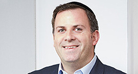 עו"ד צ'ארלס מקסוול דן אנד ברדסטריט