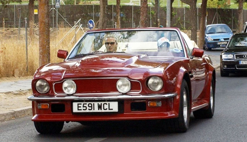 דיוויד בקהאם באסטון מרטין שלו. הועמדה למכירה לאחרונה, צילום: Aston Martin Works