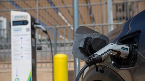 צילום: באדיבות ev edge חברת EV EDGE של ג'ורג' חורש רוכשת את חלקה של אנובה ברשת הטעינה העירונית