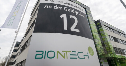 מטה חברת תרופות ביונטק BioNTech מיינץ גרמניה קורונה , צילום: EPA