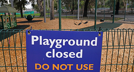 גן משחקים סגור קורונה סגר מלבורן אוסטרליה