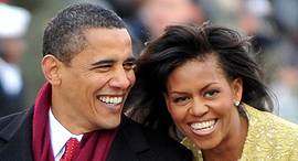 מישל אובמה ו ברק אובמה בטקס ההשבעה שלו לנשיאות ב 2009 פנאי