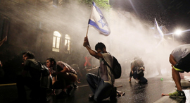 מחאה הפגנה עצמאיים אמנים משבר כלכלי קורונה בלפור ירושלים