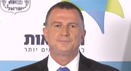 שר הבריאות יולי אדלשטיין הצהרה על הפרויקטור רוני גמזו קורונה