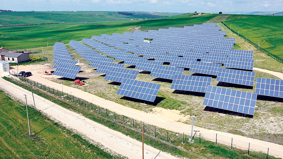 שדה סולארי של אקונרג'י במחוז פוליה בדרום איטליה