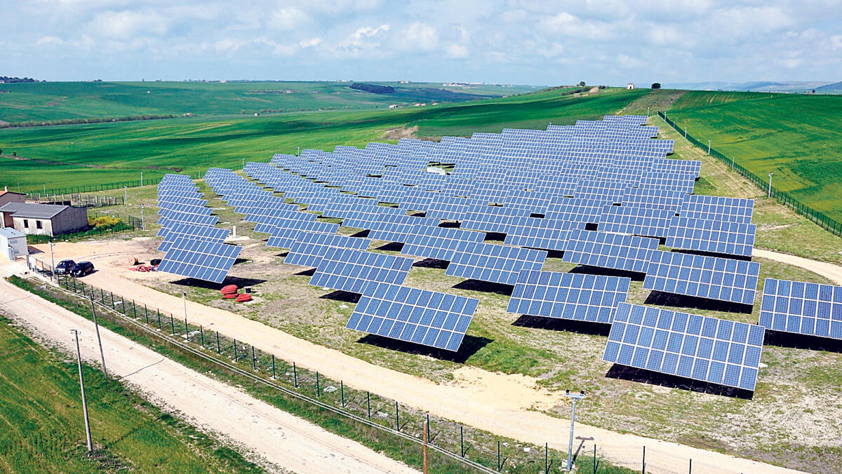 שדה סולארי של אקונרג'י במחוז פוליה בדרום איטליה