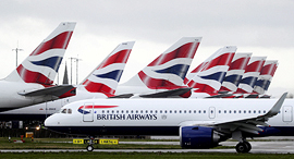 חברת תעופה בריטיש איירווייז BA נמל תעופה הית'רו לונדון מרץ 2020
