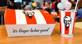 מזון מהיר KFC סיסמה ללקק את האצבעות 