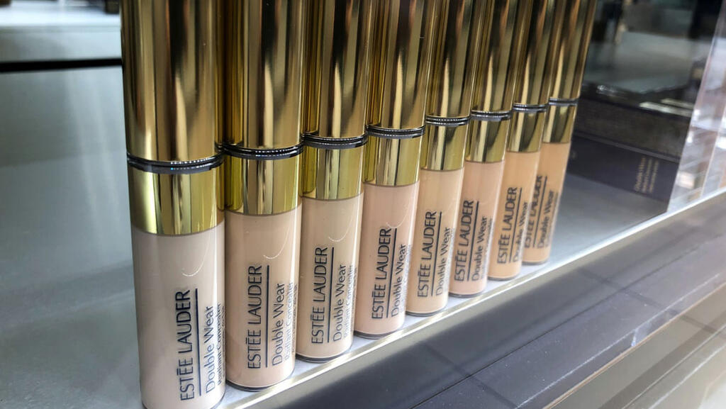 אסתי לאודר איפור מייק אפ קוסמטיקה 