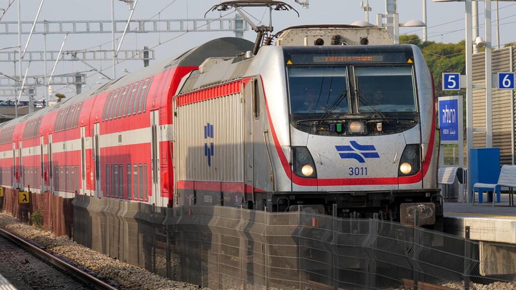 רכבת ישראל (צילום: CLOUDVIEW שבתאי טל ) רכבת ישראל הקו המהיר ירושלים הרצליה