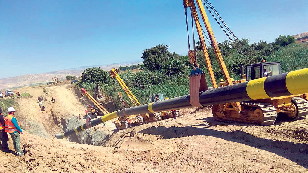 צינור גז טבעי (צילום: דוברות נתיבי הגז הטבעי לישראל) הנחת צינור גז טבעי