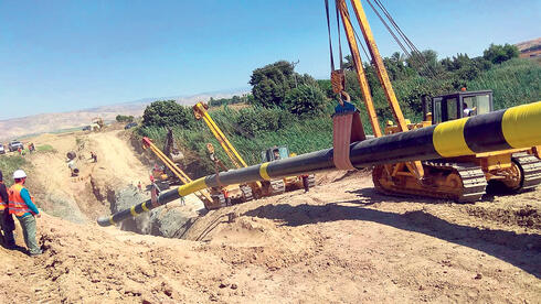 הנחת צינור גז טבעי, צילום: דוברות נתיבי הגז הטבעי לישראל