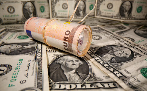 שטרות דולר ויורו, צילום: רויטרס