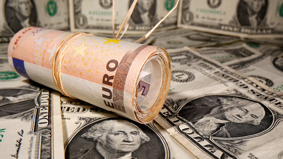 דולר יורו מטבעות שטרות כסף