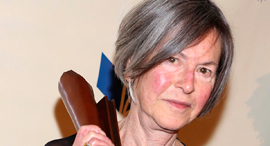 לואיז גליק משוררת אמריקאית כלת פרס נובל לספרות 2020