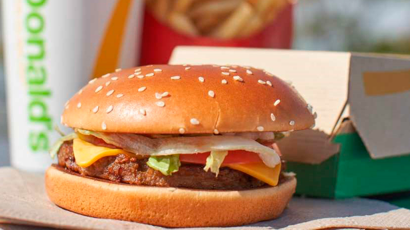 המבורגר צמחי תחליף בשר מקדונלדס מקפלנט mcplant