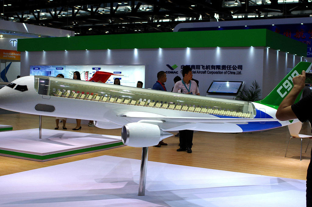 דגם של מטוס נוסעים C919 של COMAC תערוכת התעופה ב בייג'ינג סין 2017
