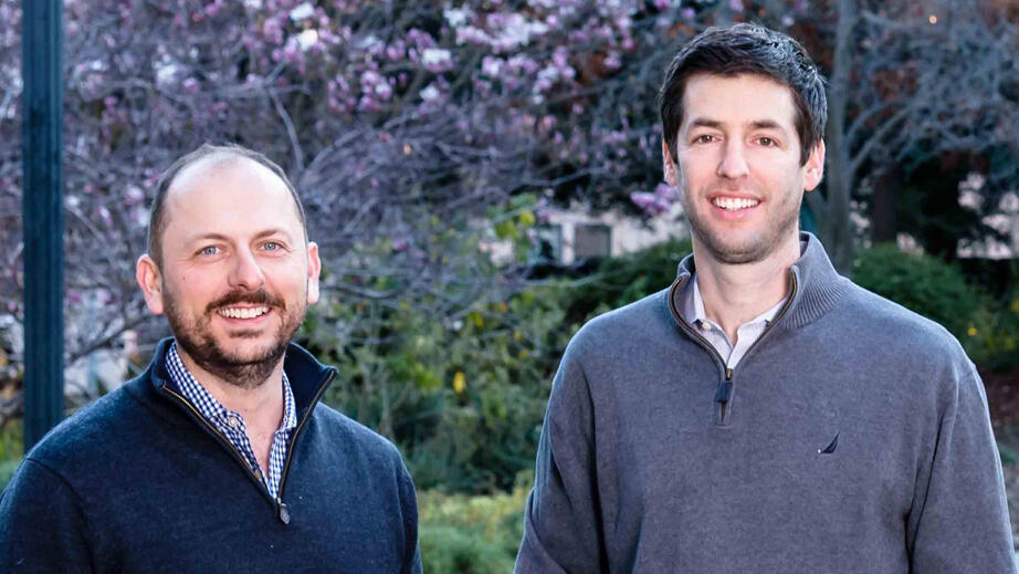 מימין רותם אירם ורומן יצקוביץ' מייסדי At Bay (צילום: קווין נילסון ) מימין רותם אירם ו רומן יצקוביץ' מייסדי At Bay