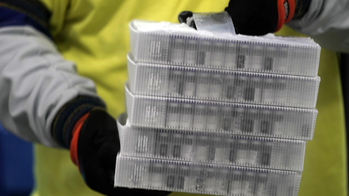 משלוח משאיות חיסון חיסונים קורונה פייזר מישיגן קלמזו 4