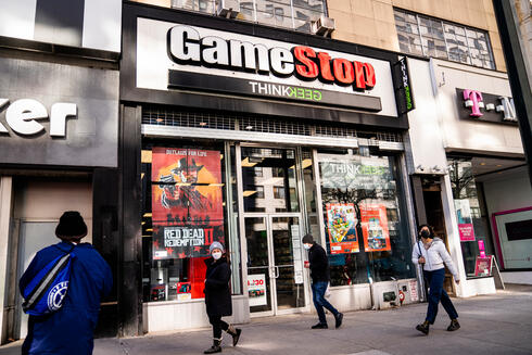 חנות גיימסטופ GameStop משחקי מחשב במנהטן ניו יורק, צילום: איי פי