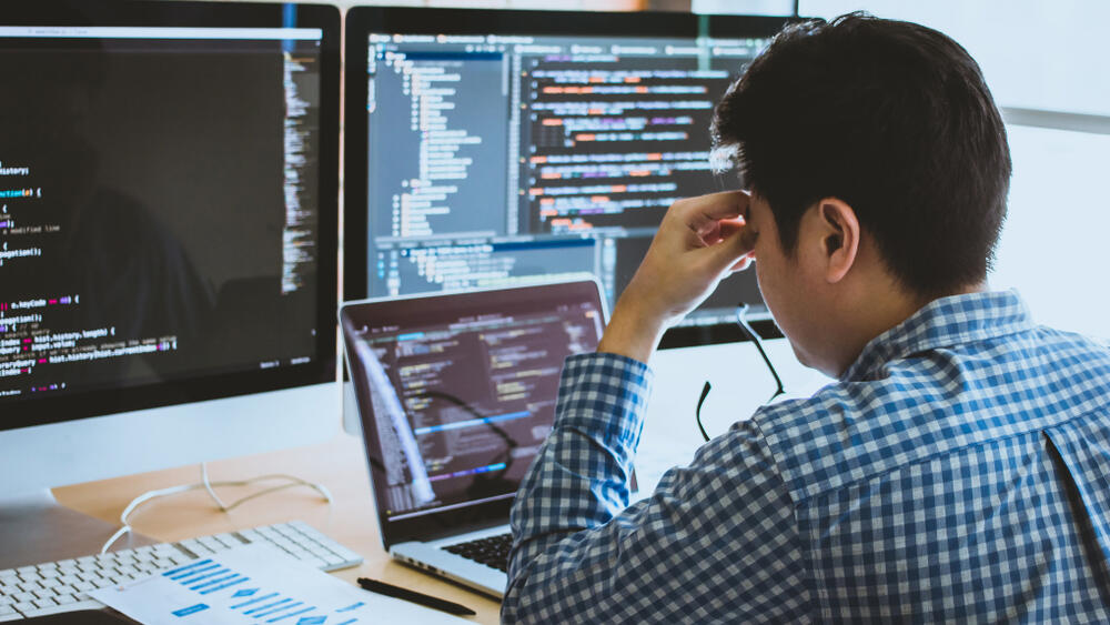 מתכנת תכנות מחשב AI מהנדס מחשבים הייטק