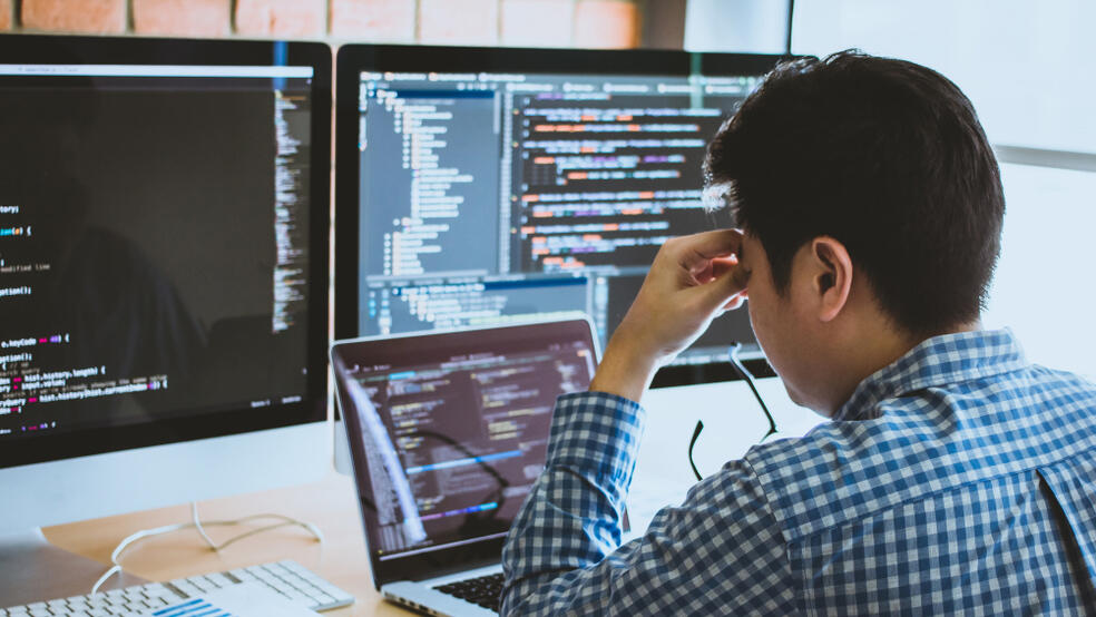 מתכנת תכנות מחשב AI מהנדס מחשבים הייטק